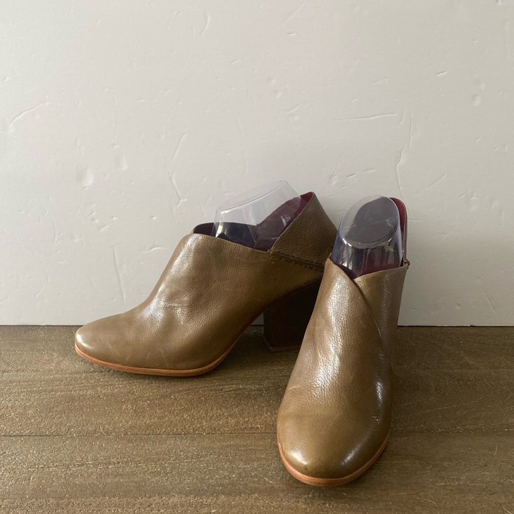 Aerin Cardin Leather Booties‎